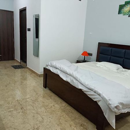 Shivalik Residency - Hotel & Banquet Hall Bāra Banki Exterior foto
