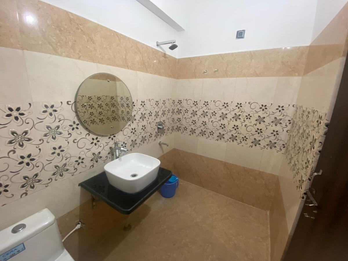 Shivalik Residency - Hotel & Banquet Hall Bāra Banki Exterior foto