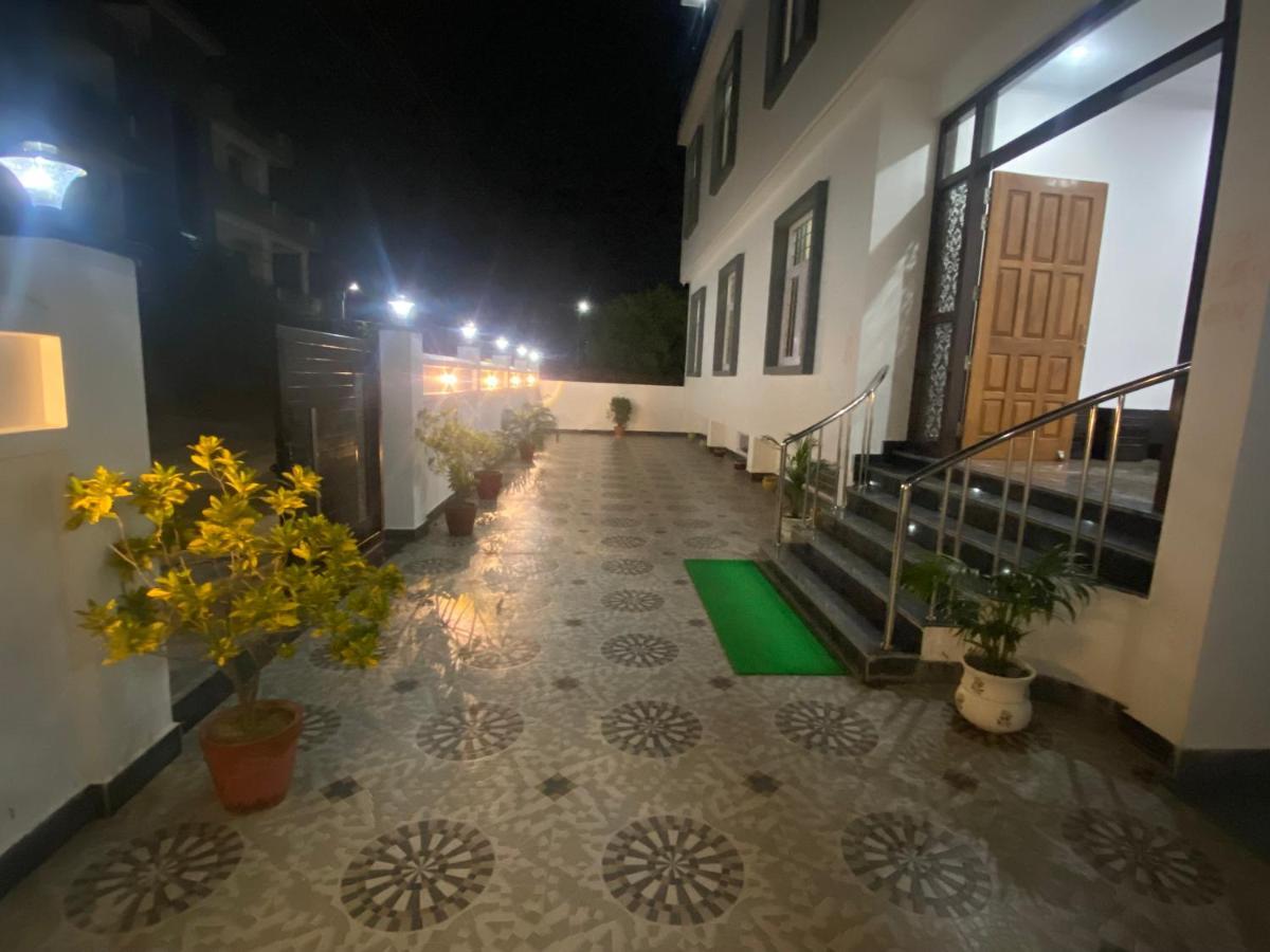 Shivalik Residency - Hotel & Banquet Hall Bāra Banki Exterior foto