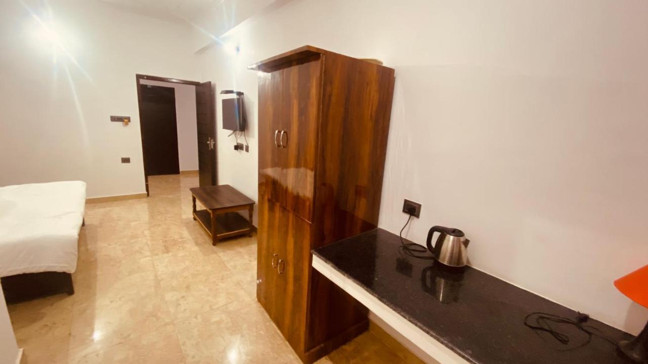 Shivalik Residency - Hotel & Banquet Hall Bāra Banki Exterior foto
